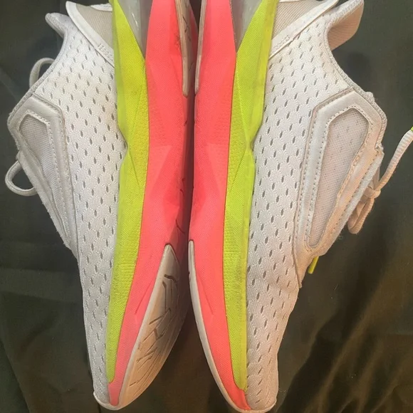 white low trainers running atheltic shoes outdoor puma footwear y2k sneakers - Picture 7 of 10